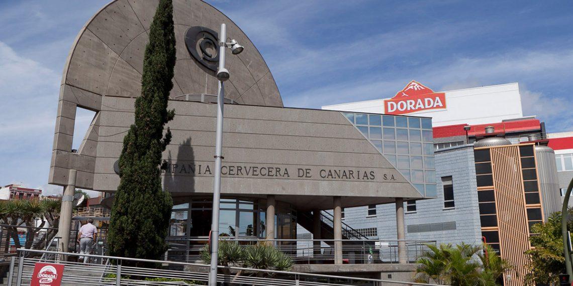 Cervecera de Canarias invierte 2,7 millones en reducir el consumo de agua en sus fábricas