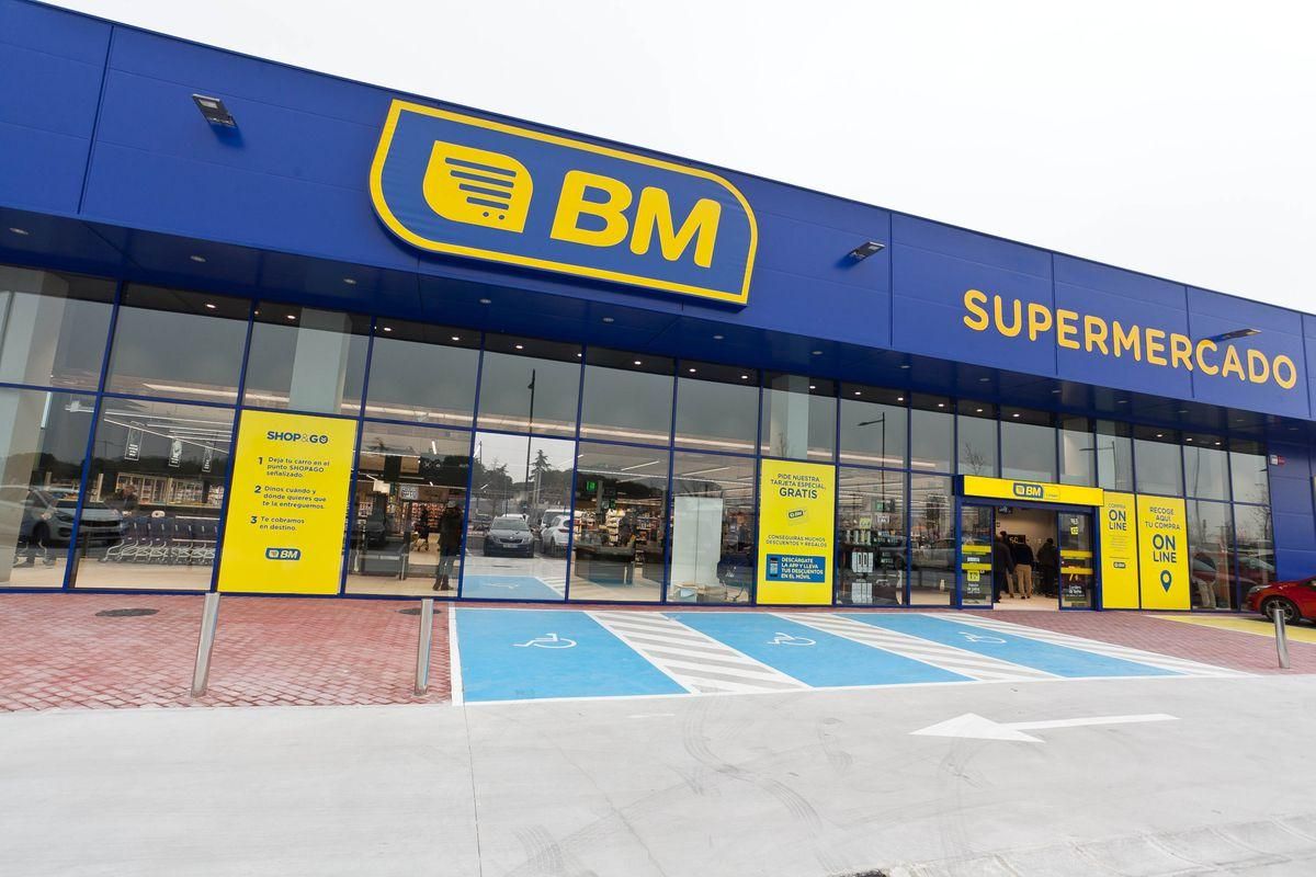 Uvesco apunta a la compra de una cadena de supermercados “más pronto que tarde”