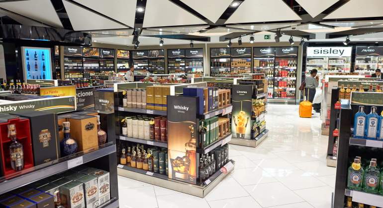 Los comercios judicializan el concurso de Aena para renovar los «Duty Free»