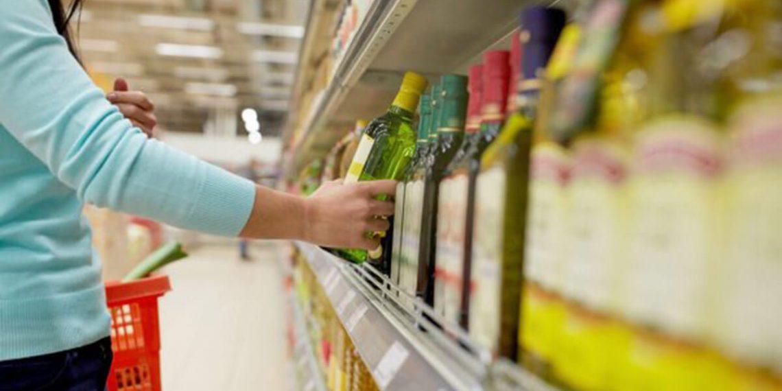 Las salidas de aceite envasado en el primer trimestre se reducen un 11,2%