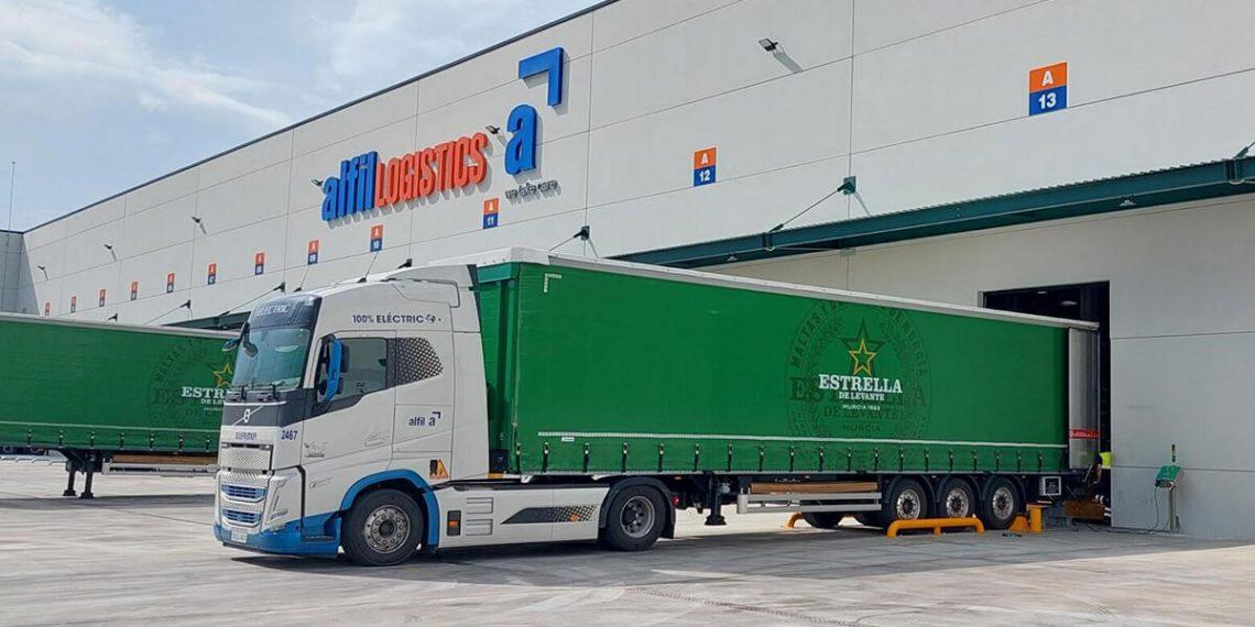 Alfil Logistics y Estrella de Levante apuestan por la movilidad eléctrica