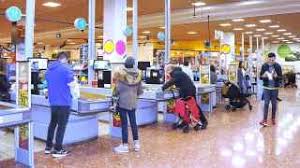 ¿Adiós al papel en el «súper»? Así trabajan Mercadona, Carrefour, Dia o Lidl para darle el final menos dramático
