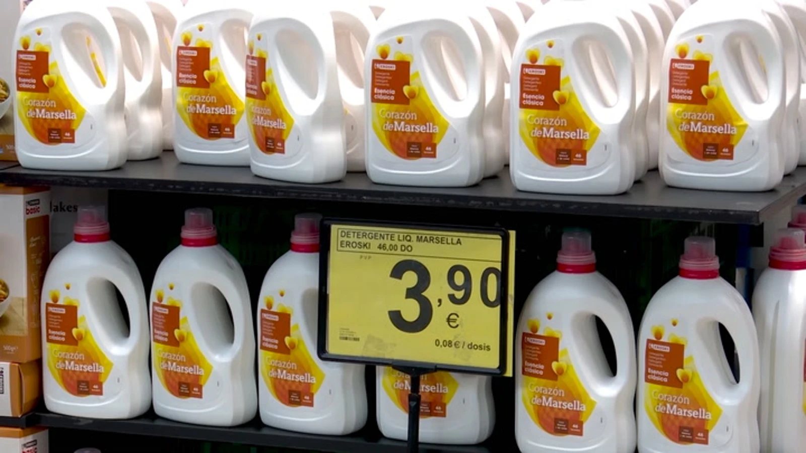 El impuesto al plástico se come casi todo el descuento del IVA de los alimentos