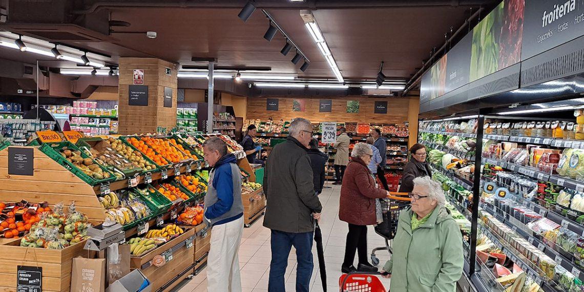 Un estudio confirma que los supermercados sacrifican margen empresarial para frenar la subida de precios