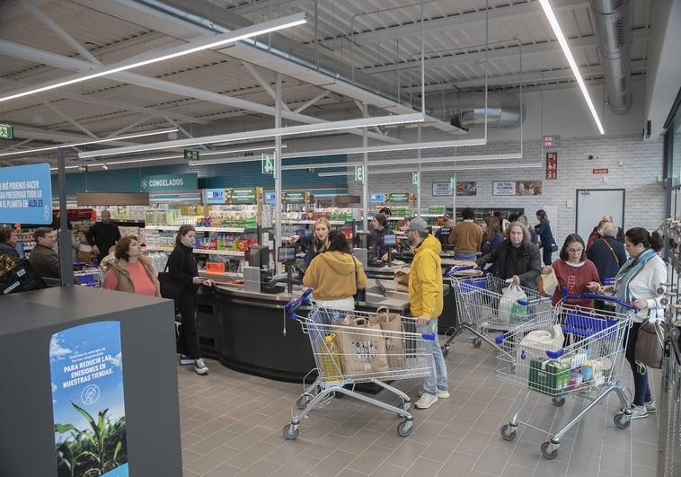 El alza de precios vuelve a disparar la marca blanca en junio