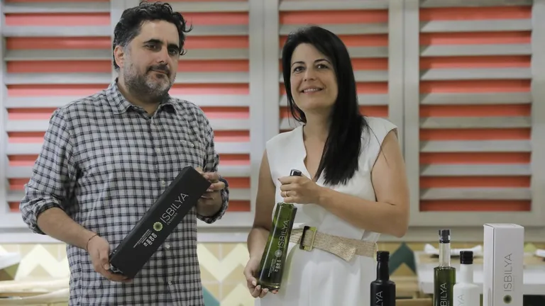 Los hermanos gallegos que hacen el mejor aceite verde intenso