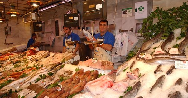 El Ministerio de Agricultura, Pesca y Alimentación suscribe un convenio con las cofradías de pescadores para la promoción de los productos de la pesca en los mercados nacionales 