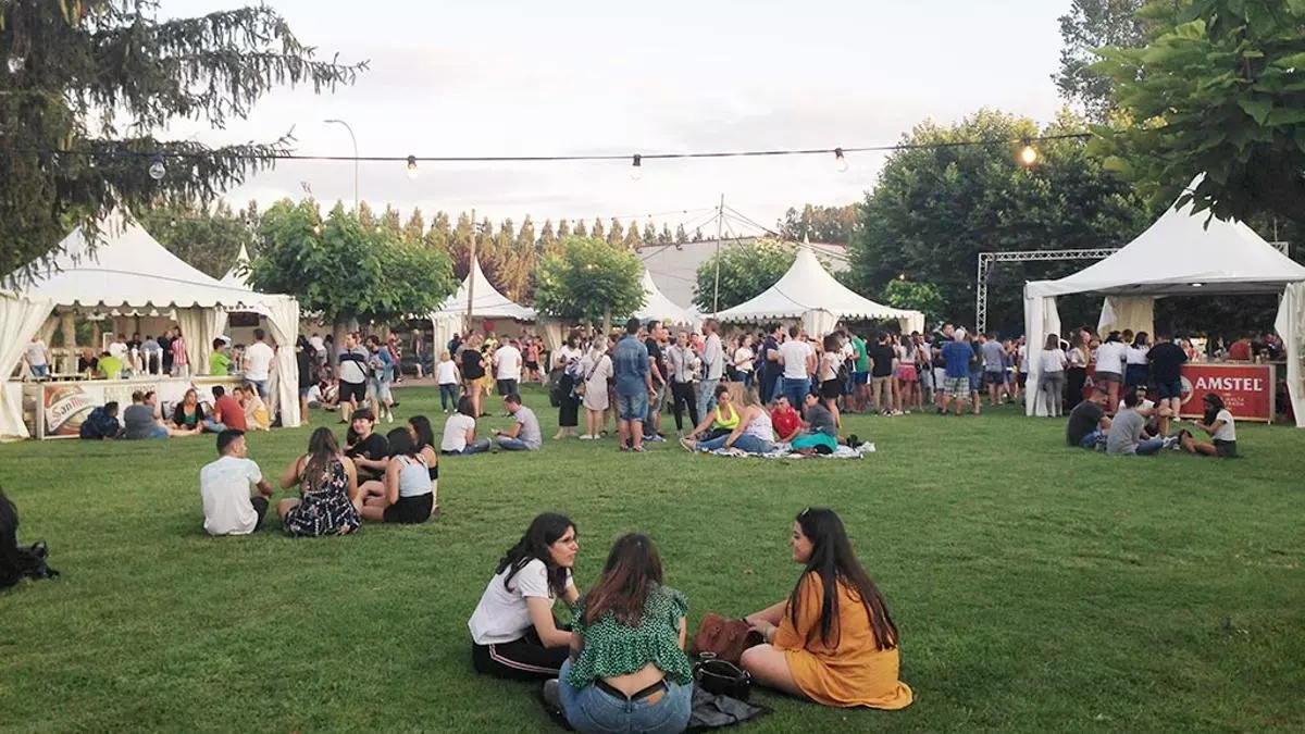 Carrizo de la Ribera acoge hasta este domingo la XVI edición de la Feria del Lúpulo y la Cerveza