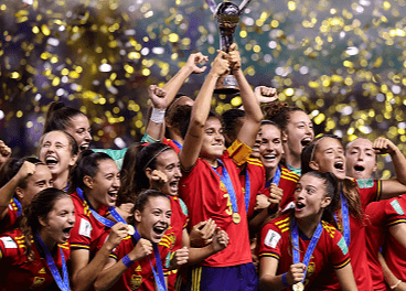 Cervezas Victoria, con las jugadoras de la selección