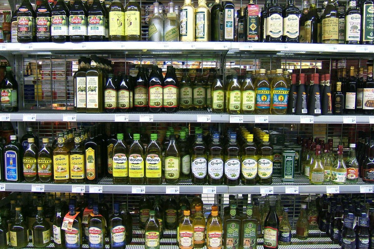 «Ocho euros medio litro»: en Europa el aceite de oliva se ha convertido directamente en un producto de lujo 