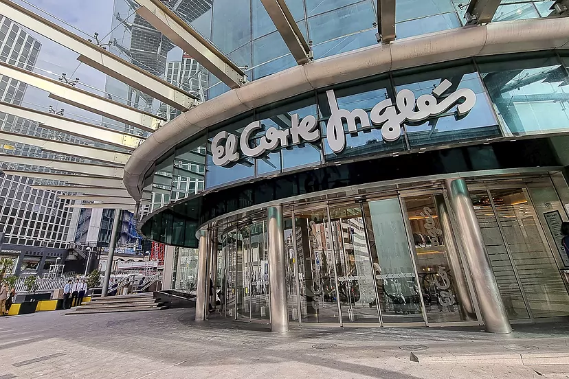 EL CORTE INGLES: La tarjeta de El Corte Inglés arranca con fuerza en otros comercios