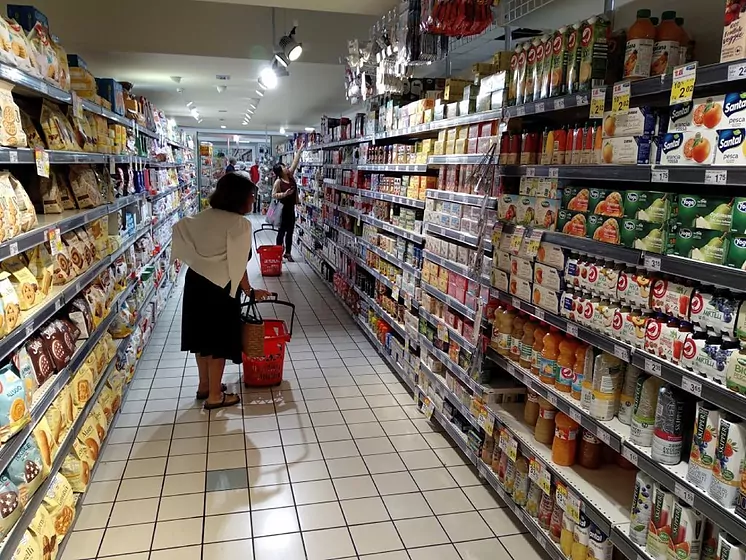 El alza de los precios reduce las visitas al súper y los productos