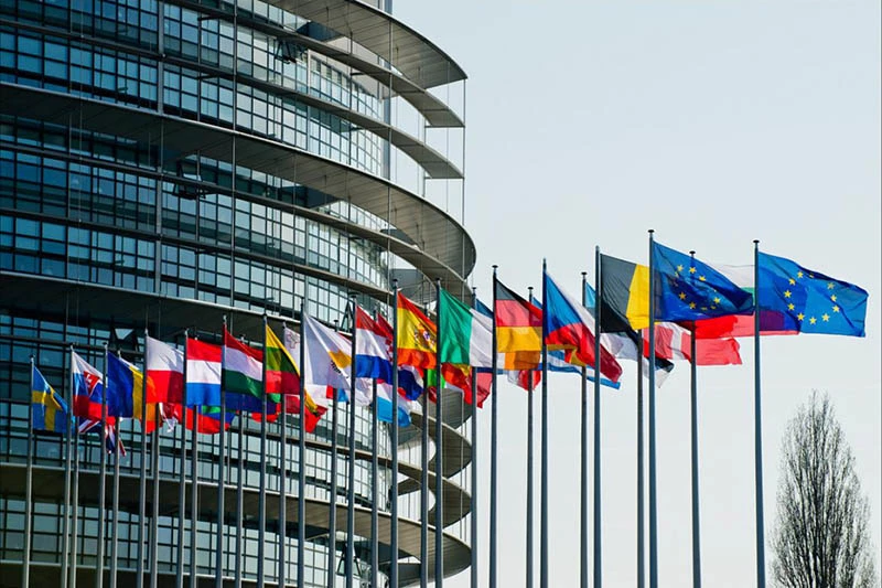 La Unión Europea obligará a las empresas a pagar en 30 días