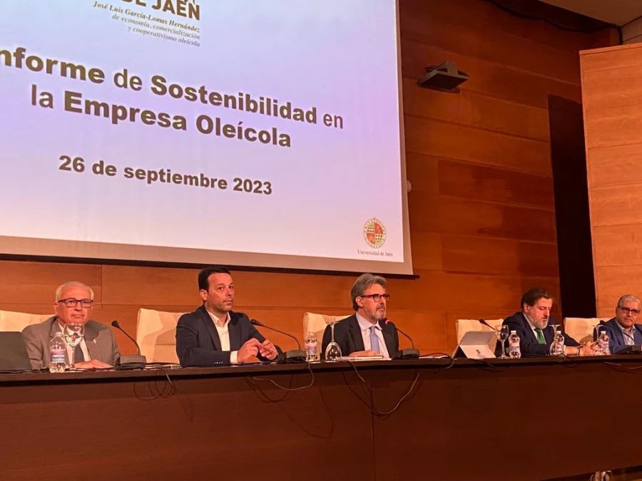 Llamada al sector olivarero a elaborar el Informe de Sostenibilidad para favorecer la adquisición de aceite de oliva en el mercado