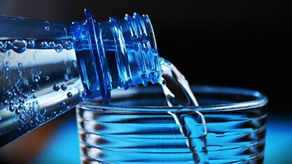 El mercado de agua envasada creció un 16% en 2022 y alcanzó los 1.600 millones