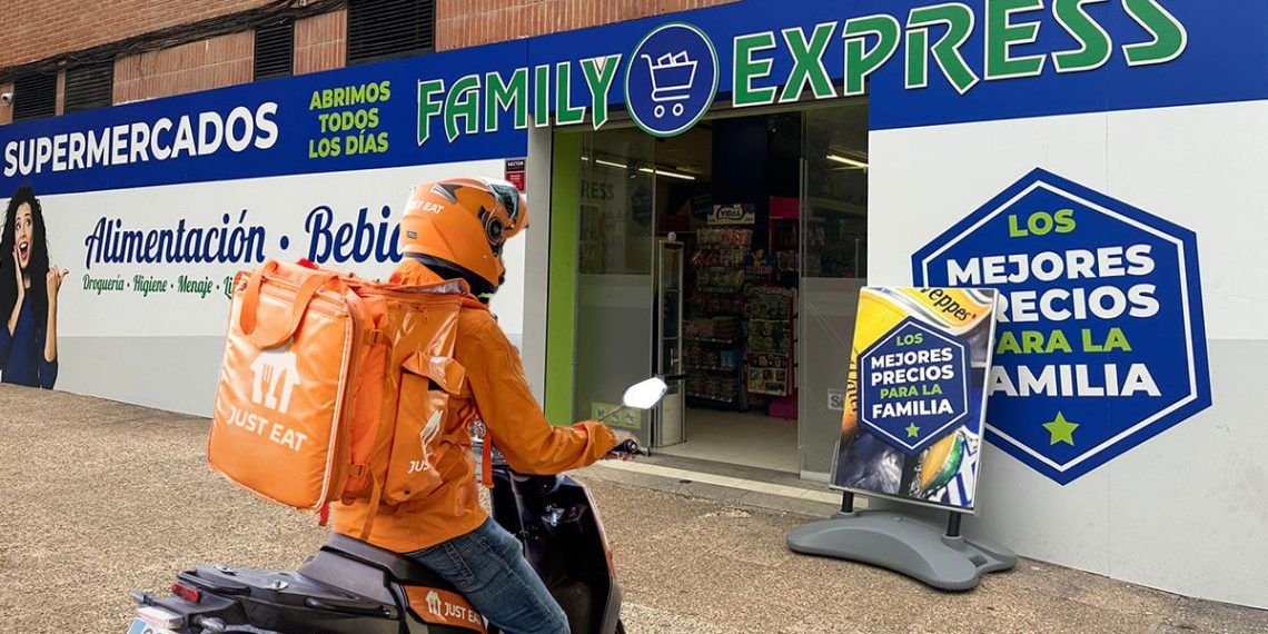 Supermercados Family Express se alía con Just Eat para para facilitar la compra diaria
