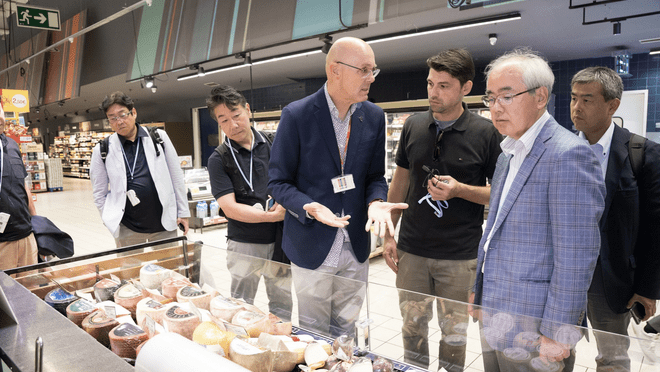La organización de consumidores más grande de Japón visita Eroski, interesada en su modelo