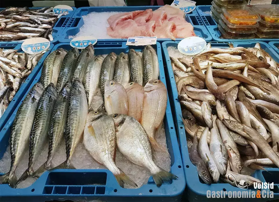 La mayoría de los consumidores ha reducido el consumo de pescado, carne y aceite de oliva y compra productos de peor calidad, según la OCU
