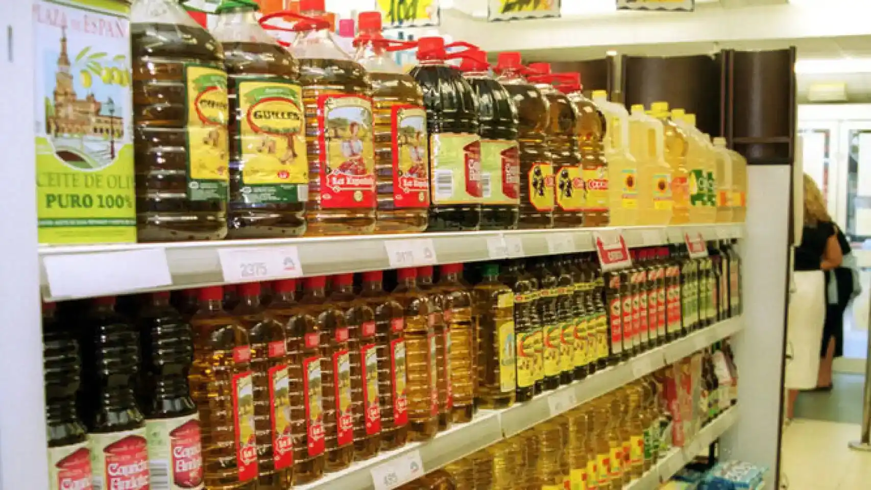 La cesta de la compra se come el poder adquisitivo de los españoles: los alimentos suben un 27% en dos años