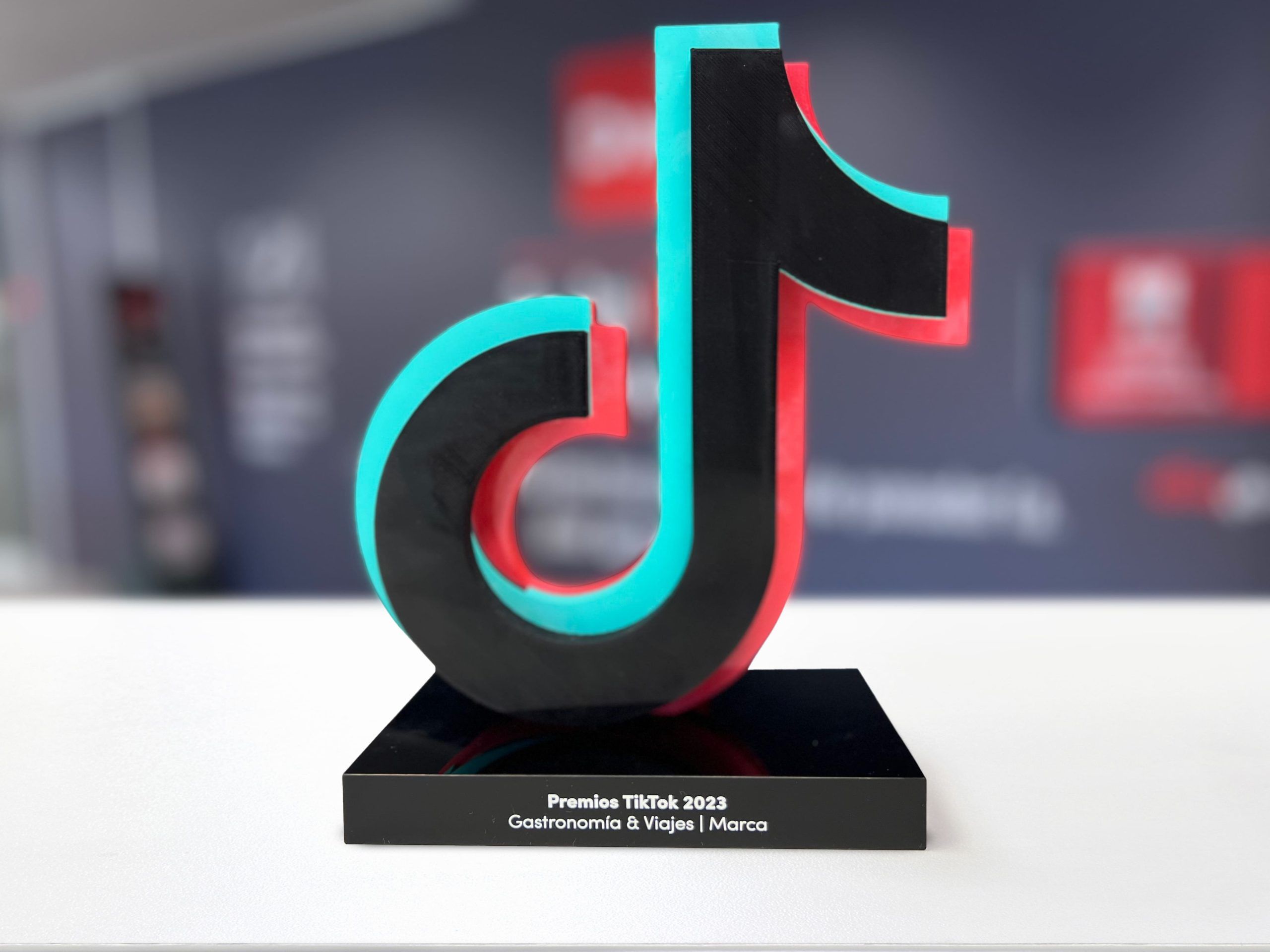 Día recibe el Premio TikTok España 2023 en la categoría de Gastronomía y Viajes
