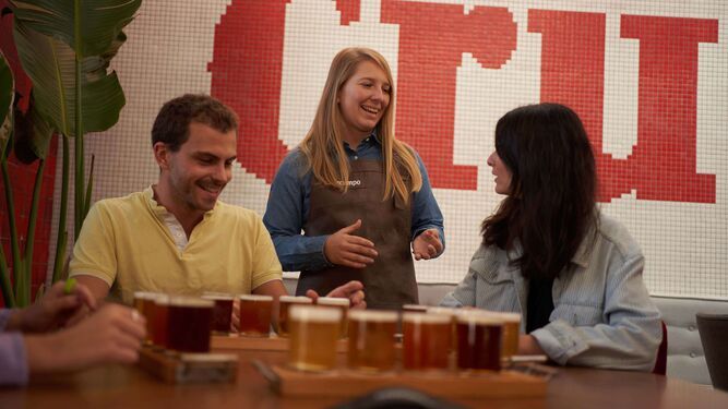 Zambomba, la cerveza de Factoría Cruzcampo para la Navidad en Sevilla
