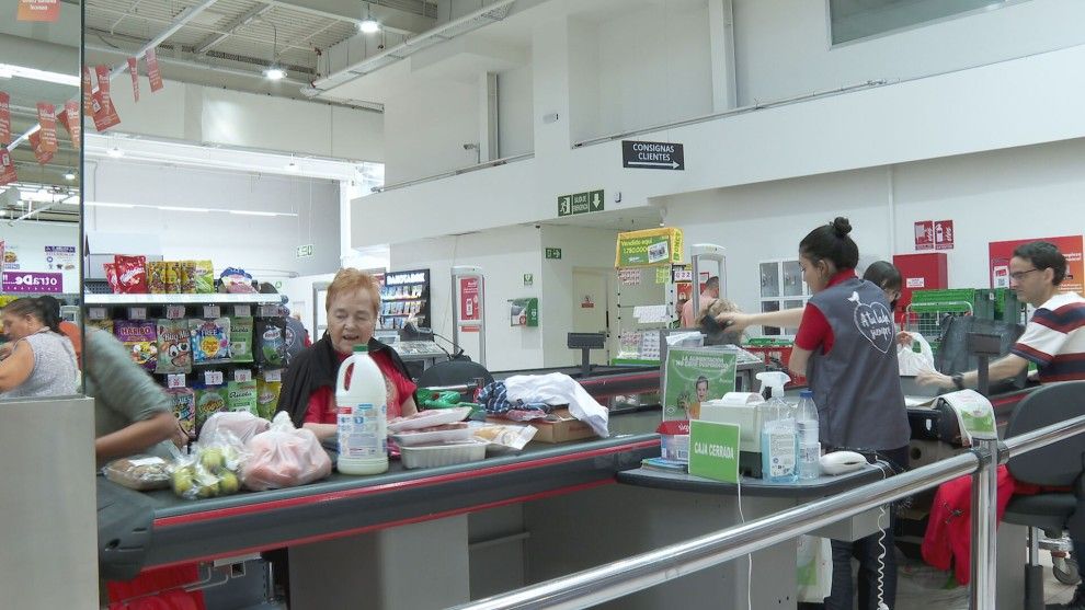 Las marcas blancas suponen ya el 44% de la cesta de la compra y permiten ahorrar unos 1.800 euros al año
