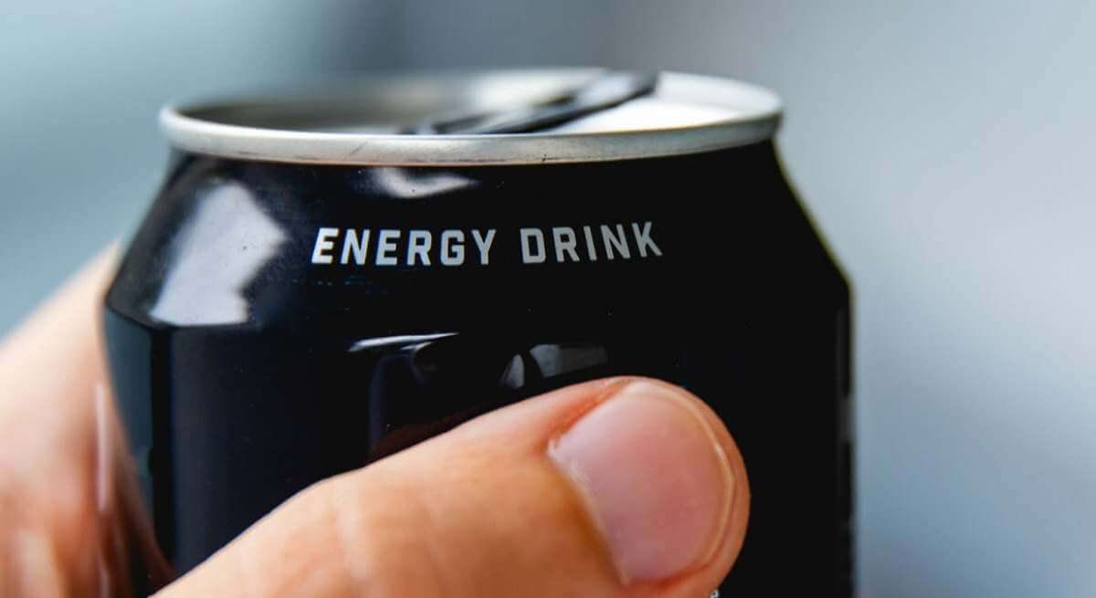 Sanidad planea «cortarle las alas» a Red Bull: creará una comisión para estudiar los riesgos de las bebidas energéticas