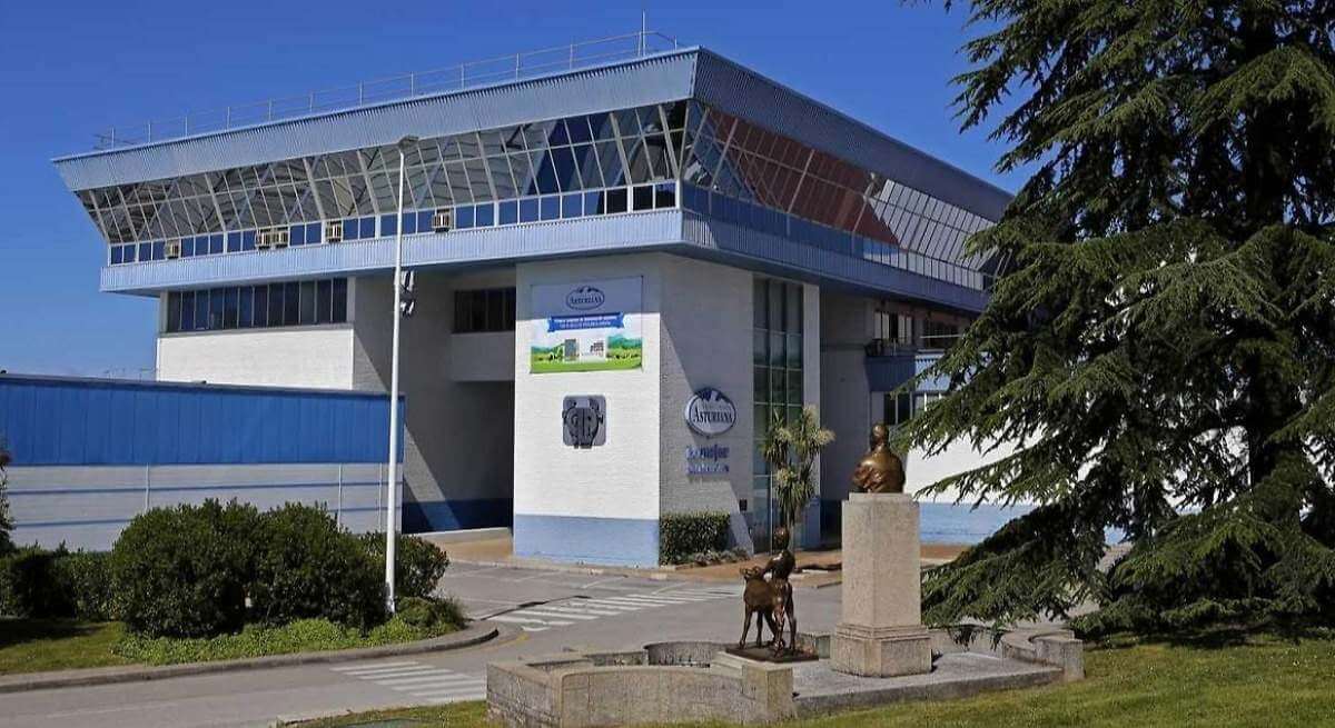 Grupo Central Lechera Asturiana se hace con el 100% del capital de Lácteas Flor de Burgos