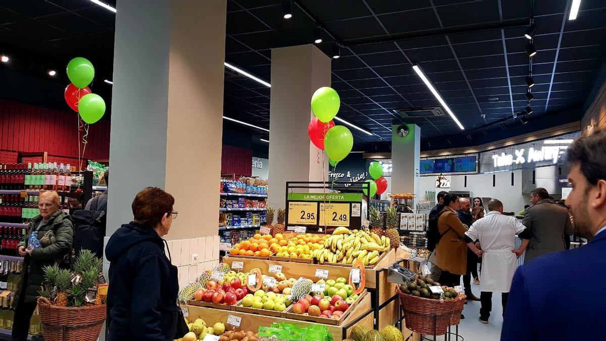 Dialprix presenta su nuevo modelo de «supermercado de conveniencia» con comida preparada y horario más amplio