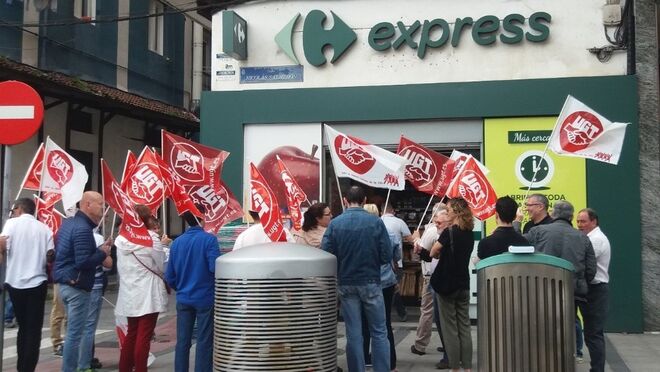 UGT convoca huelga en los supermercados de la Comunidad de Madrid durante las Navidades