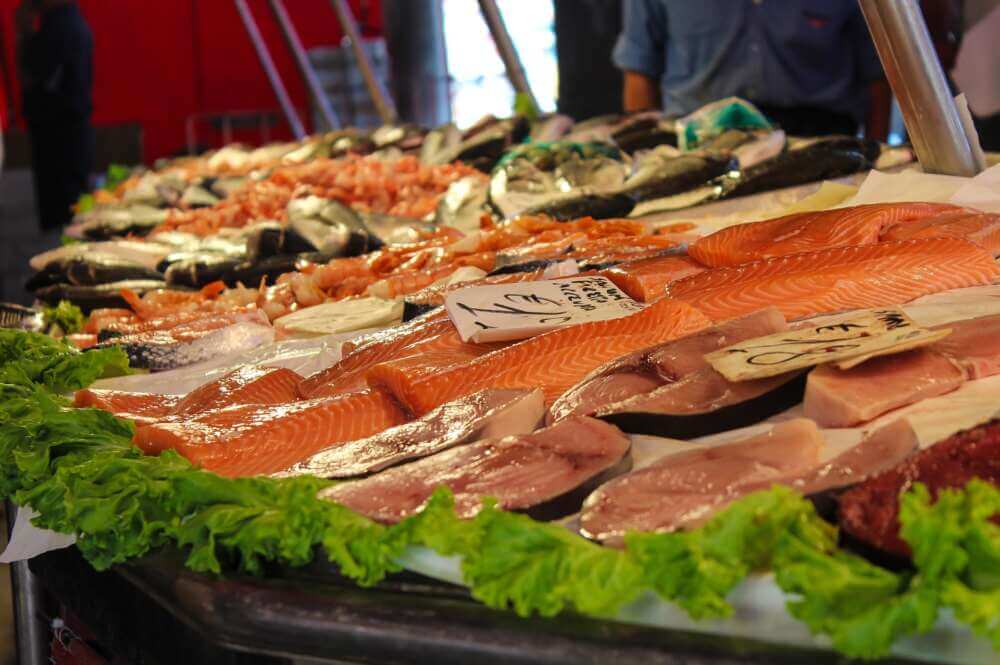 Los sectores de la carne y el pescado reclaman al Gobierno incluirlos en la rebaja del IVA: «Somos productos de primera necesidad»