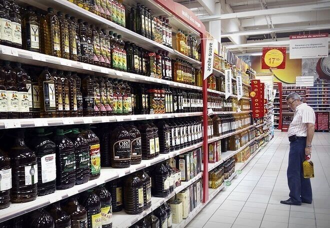 Las compras de aceite de oliva se hacen en formato más pequeño y con más frecuencia