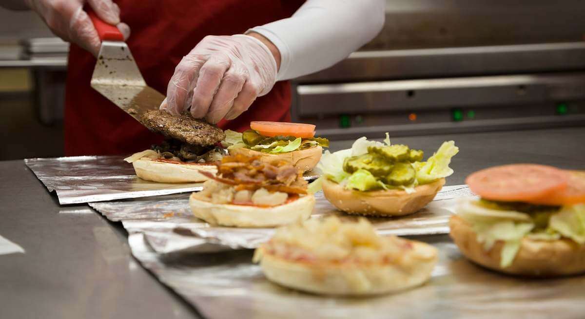 Las cadenas frenan su avance en un año en el que el gasto en alimentación fuera del hogar creció un 11%