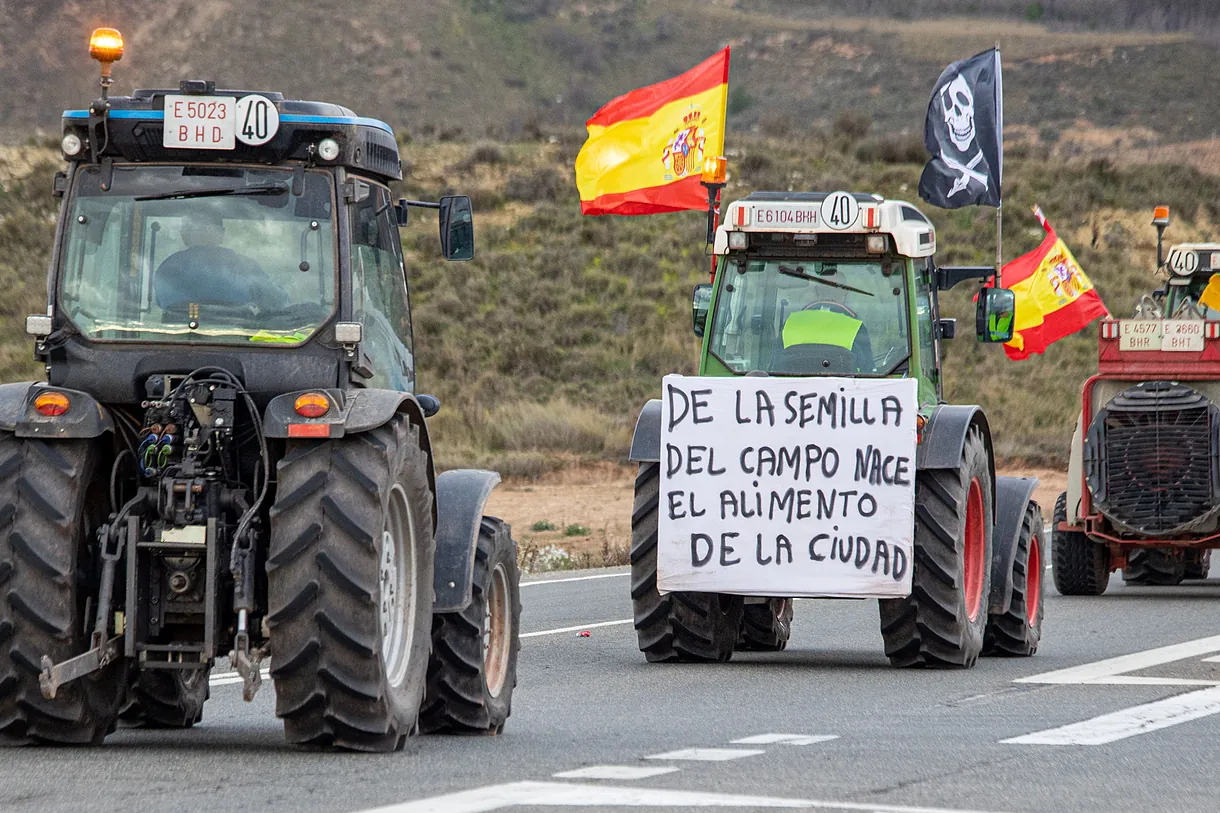 Los agricultores exigen al Gobierno mayores multas para los gigantes de la alimentación que les fuerzan a bajar precios