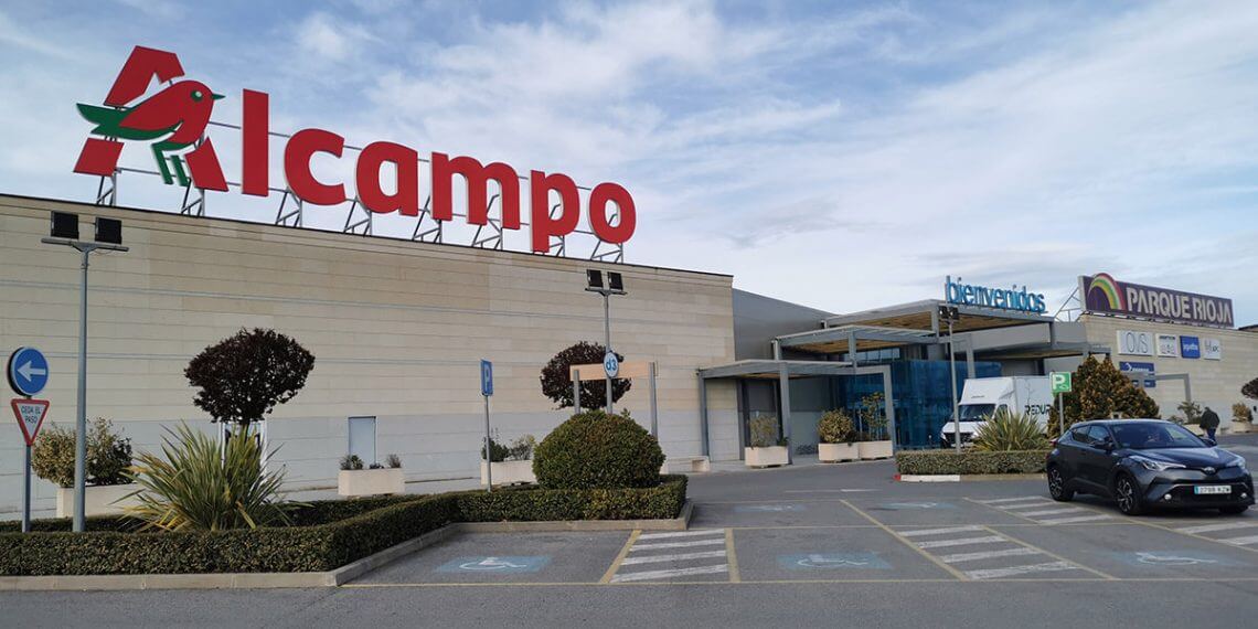 Los centros de Alcampo contarán con energía limpia gracias a Iberdrola