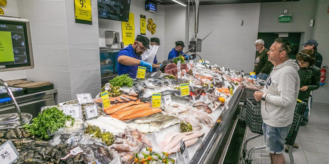 Los alimentos frescos se han convertido en un lujo para la mitad de las familias españolas