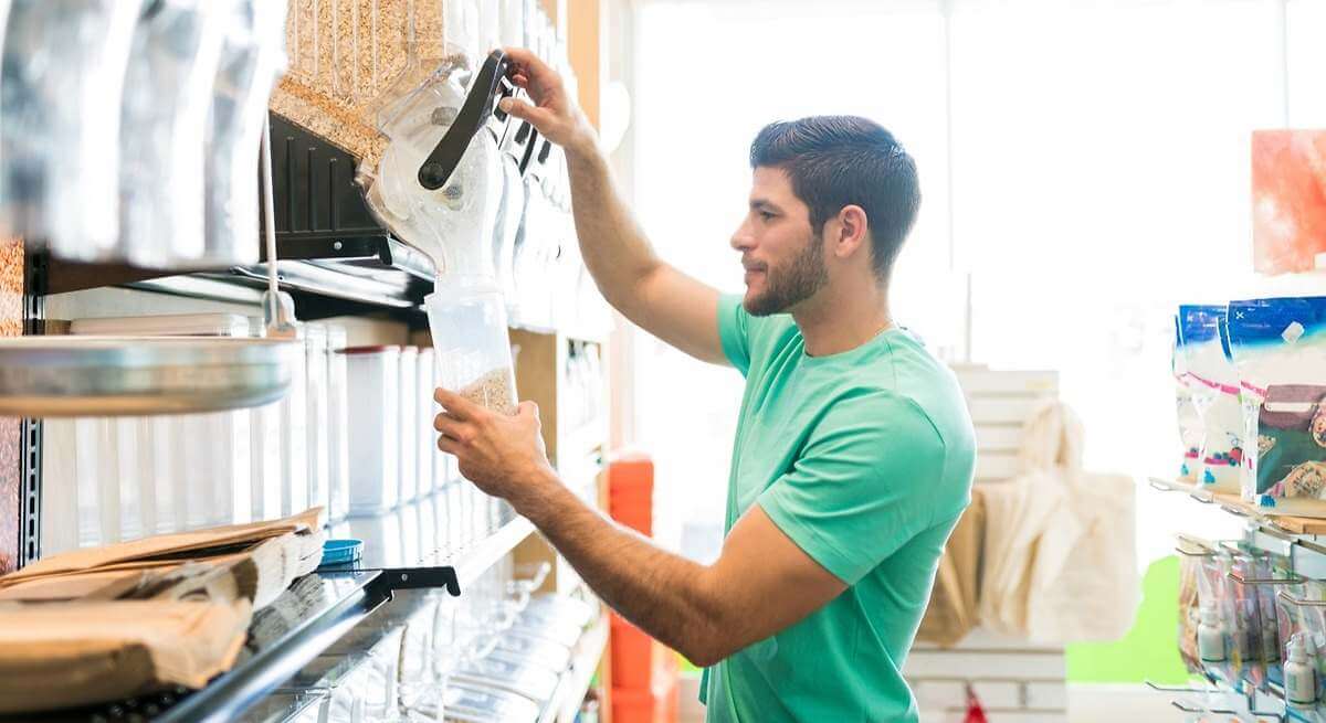 La ley de envases encalla con la compra a granel, que es residual