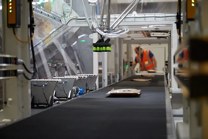 Amazon invierte 700 millones en robotizar sus almacenes en Europa