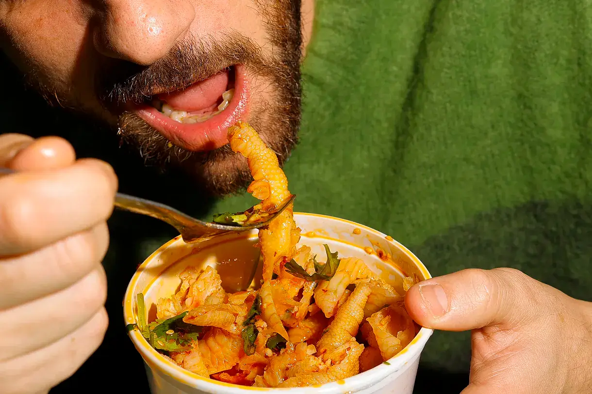 El «boom» de la comida preparada: «No tengo ni tiempo para cocinar ni tampoco cocina, sólo microondas»