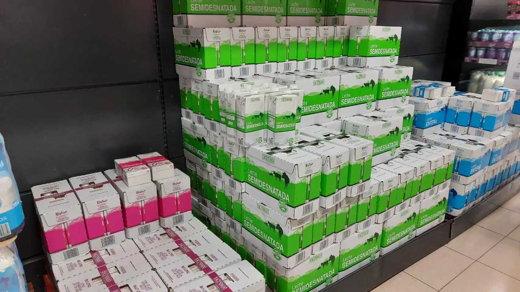 La crisis de la marca de fabricante: en seis años su peso se hunde en los lineales de Mercadona, Dia y Eroski