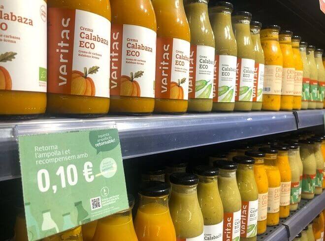 Veritas recompensa a los clientes que retornen sus botellas de vidrio