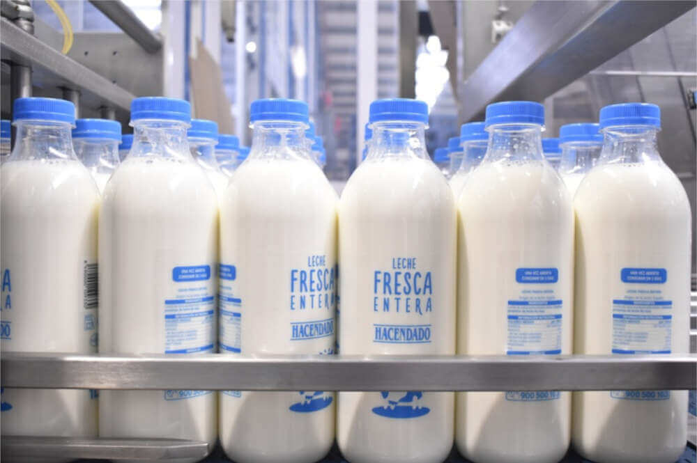 La estrategia de Mercadona que expulsó a Pascual refuerza a Galicia como su despensa de leche