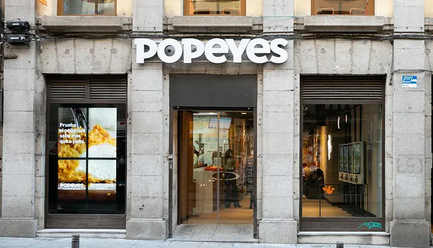 La comida rápida «low cost» de Popeyes se enfrenta a los precios de McDonald’s