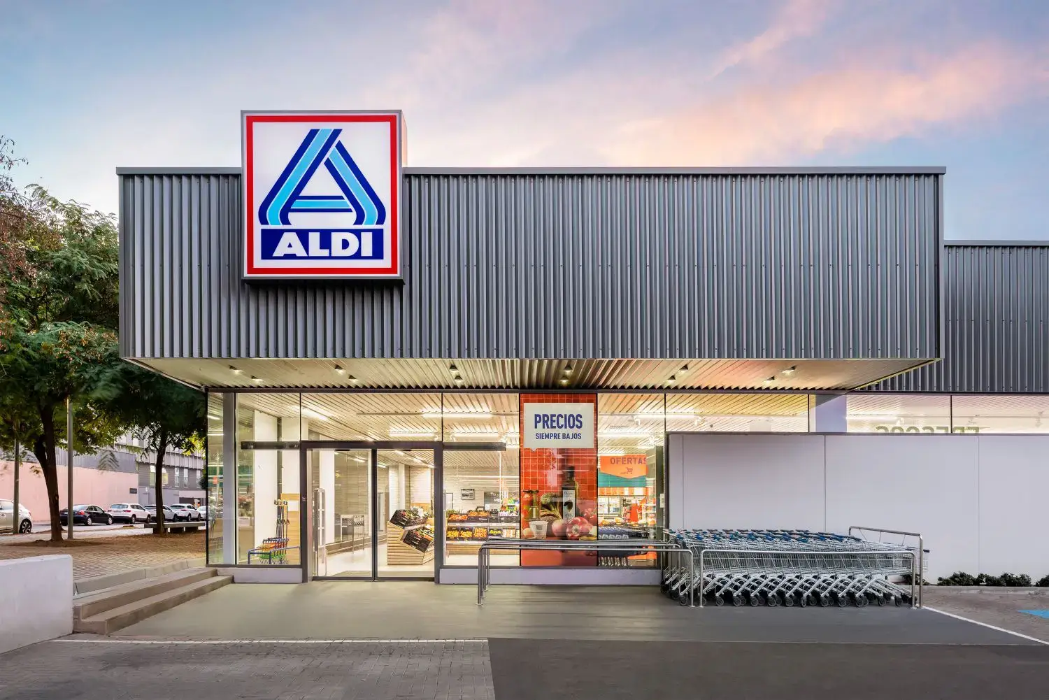 Aldi «roba» a Lidl los clientes desengañados con el origen de sus productos frescos
