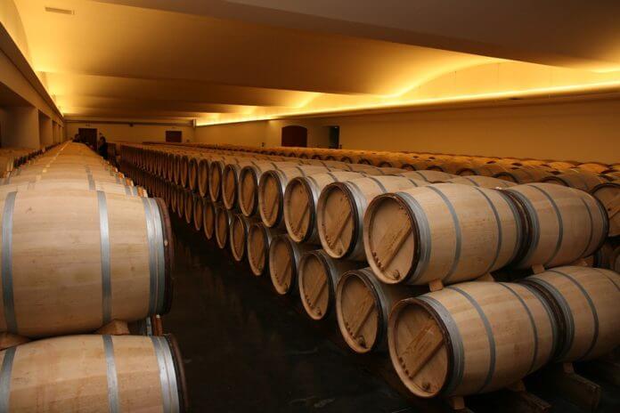 El consumo mundial de vino se situó en 2023 en su nivel más bajo en 27 años