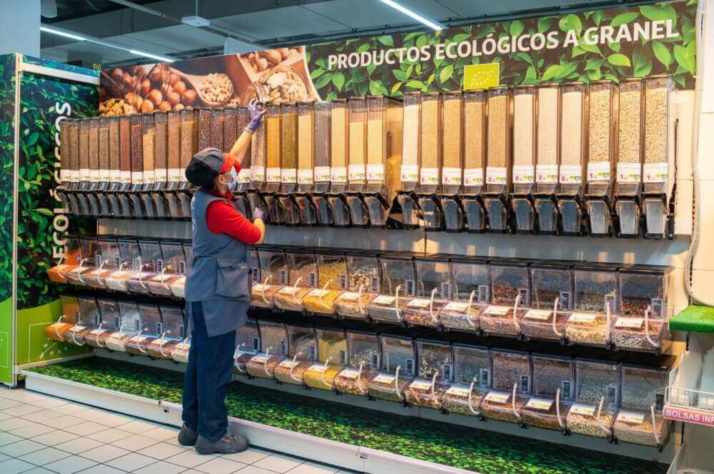 Alcampo estudia reforzarse en Galicia con más ‘supers’ de proximidad a través de franquicias
