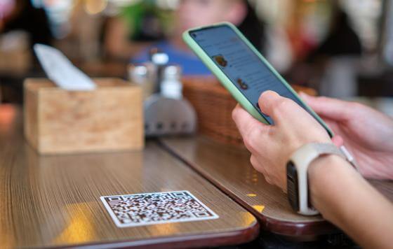La digitalización en hostelería: el 74% invierte en tecnología para mejorar la experiencia del cliente 