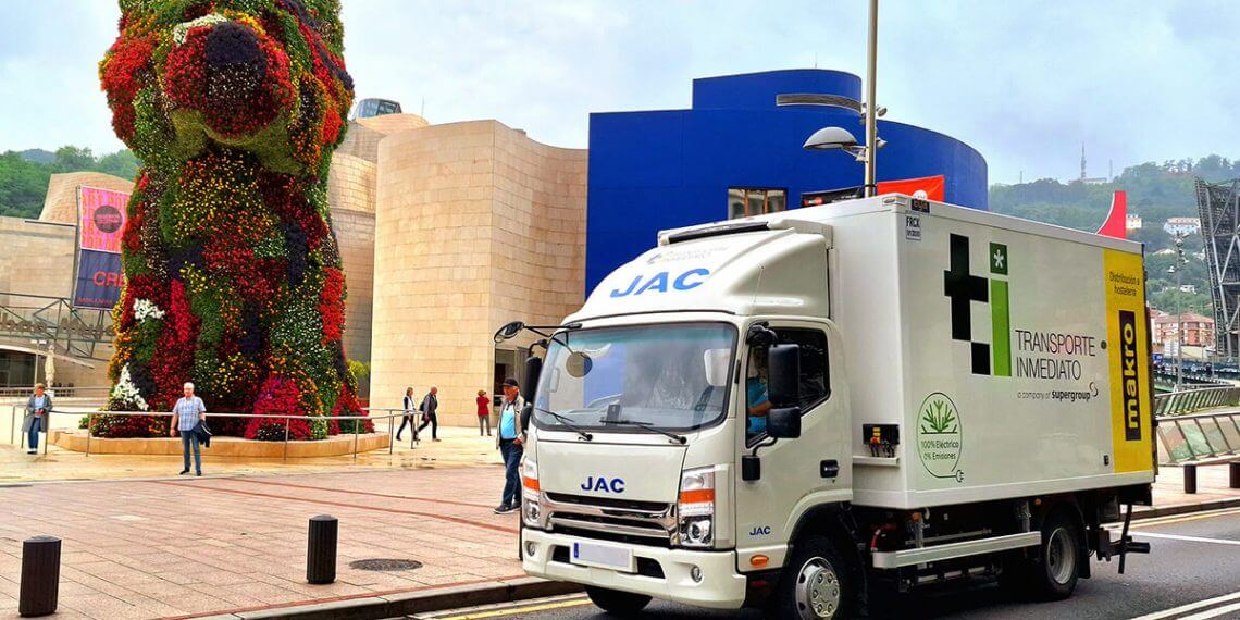Makro amplía su flota eléctrica para la distribución de última milla