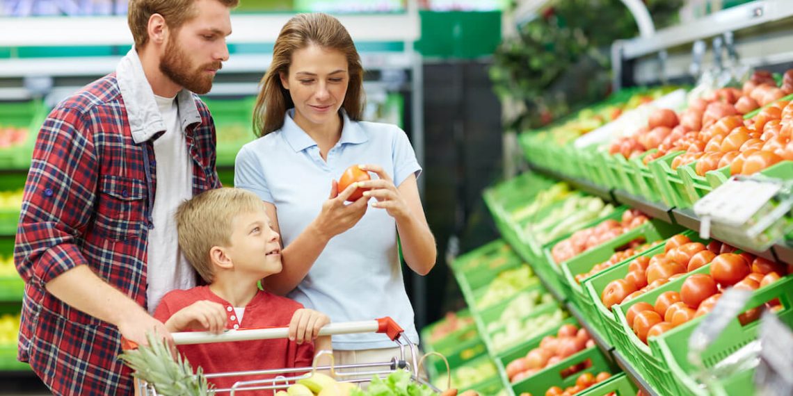 El gasto de los hogares en alimentación se elevó en 2023 un 9,6% pero se mantuvo en volumen