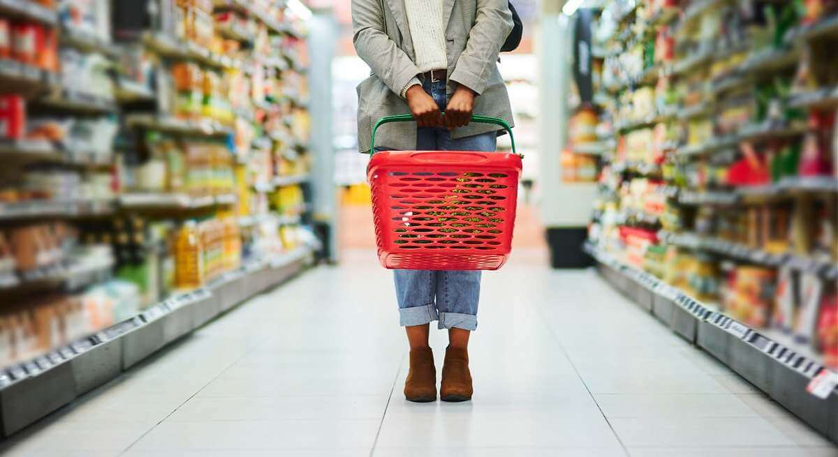 Los hogares gastan un 7,5% más en alimentación pese a consumir menos